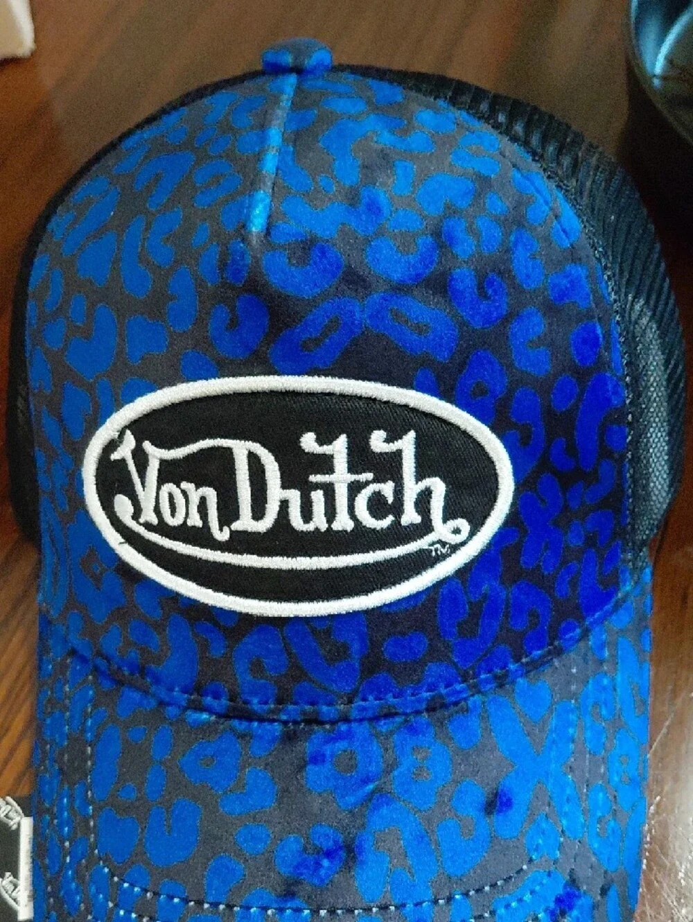 Von Dutch Blue Leopard Print Trucker Hat with Matching Wallet Black
